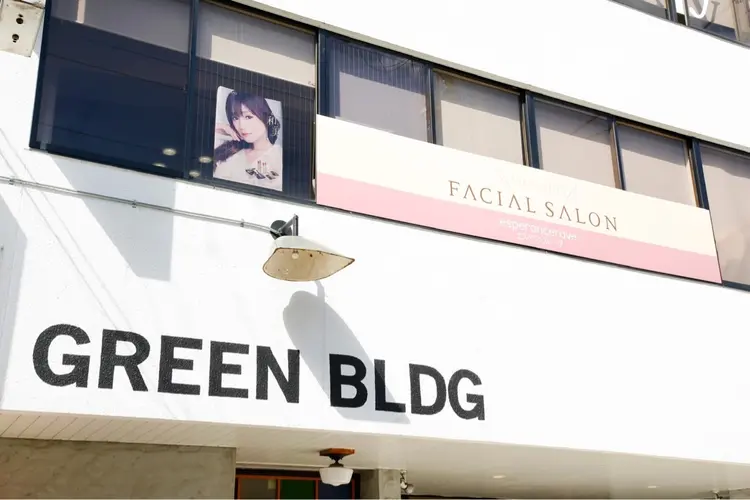 メナード　エスペランスレーヴ二条大路南代行店の内観・外観1