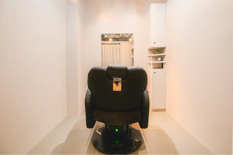 サロンビレッジ心斎橋店の内観・外観3