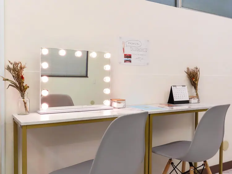 most eyes 京橋店の内観・外観3