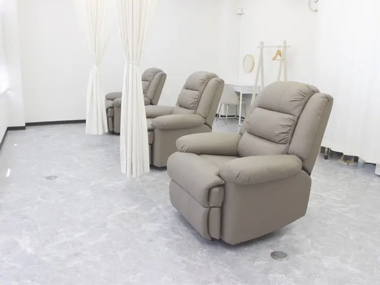 WHITE EYE　船橋店の内観・外観1