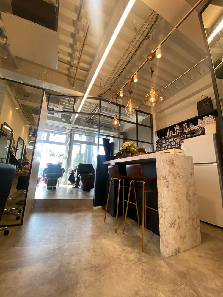 RIN hair omotesando by GIFTの内観・外観2