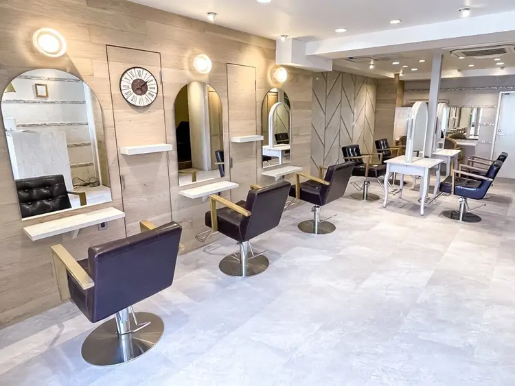 Silk-lei 新宿店の内観・外観2