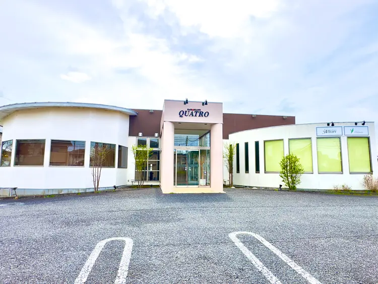 hair and beauty QUATRO 宇都宮本店の内観・外観1