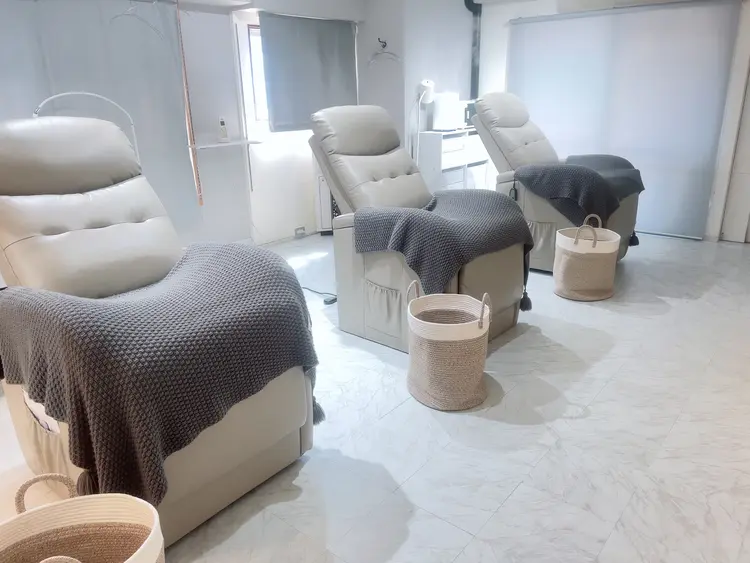 M.Brow　金山店の内観・外観3