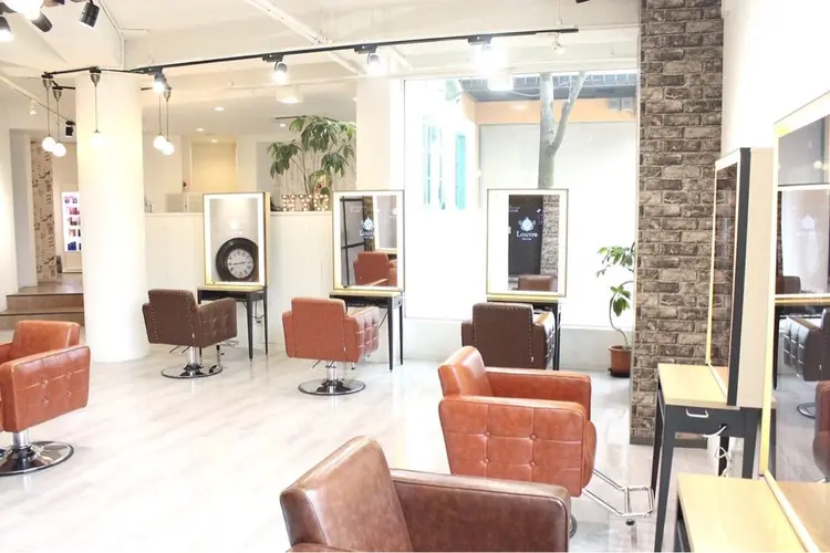 Hair&Spa Louvreの内観・外観1