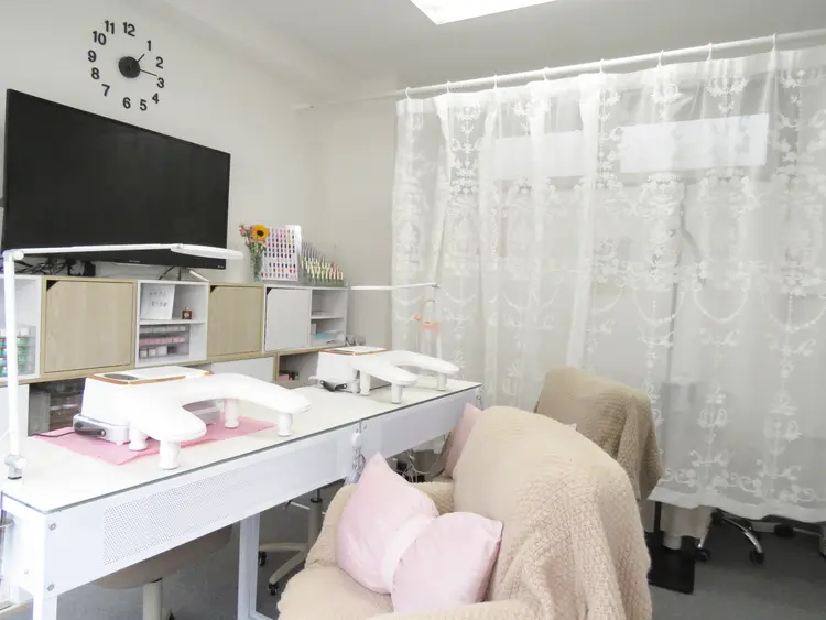 F & Tネイルサロンの内観・外観1