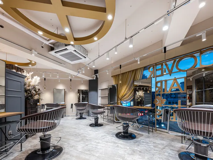 COVER HAIR bliss 志木南口駅前店の内観・外観1