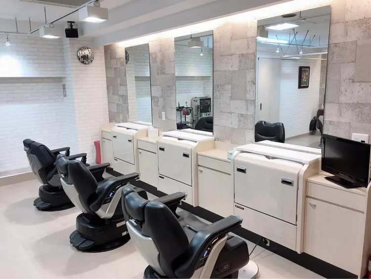 ヘアサロンバンビの内観・外観1