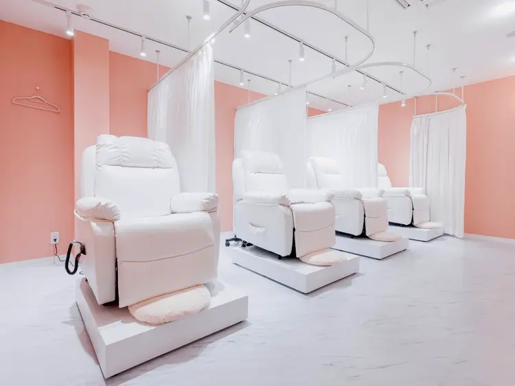 マツエク&まつげパーマ&アイブロウ Rien Lash 浦和店 【リアンラッシュ】の内観・外観2