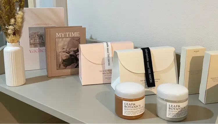 MARU NAIL 新宿の内観・外観3