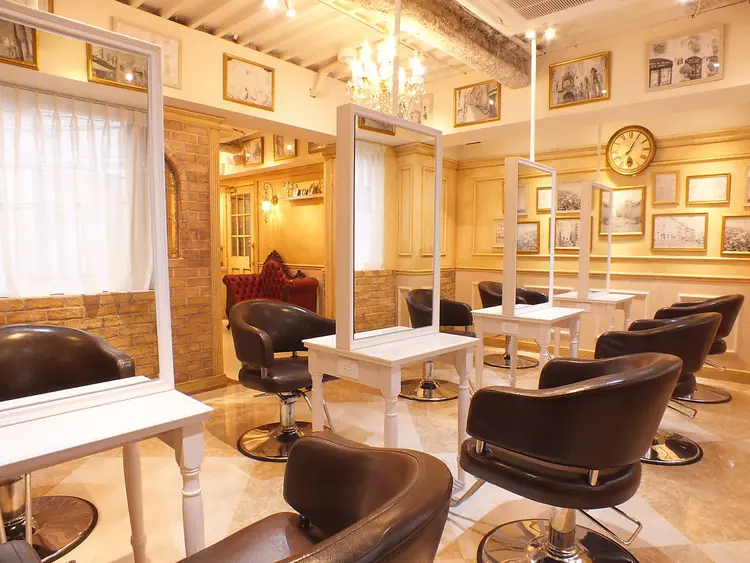 Emerge 町田駅店【エマージュ】の内観・外観1