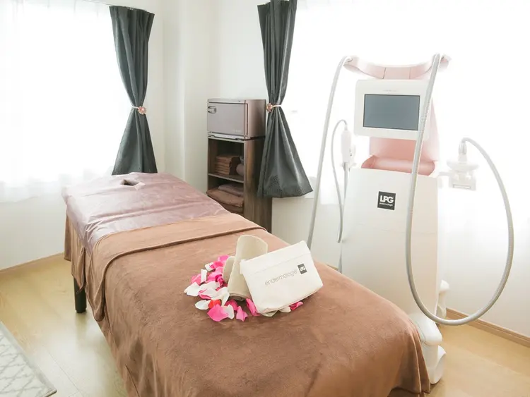 private esthetic salon AIRISの内観・外観1