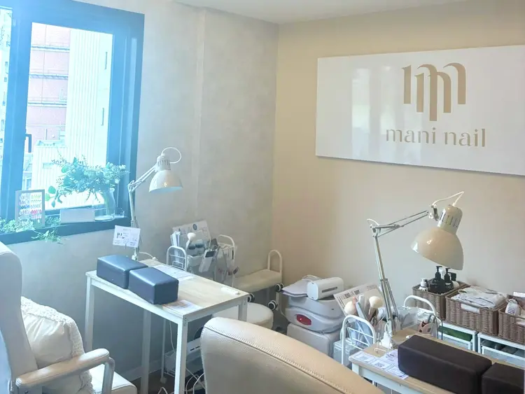 マニネイルなんば店の内観・外観1