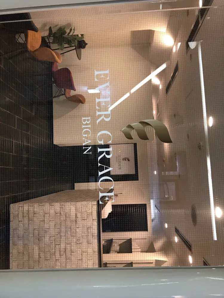 エヴァーグレース河原町店の内観・外観1