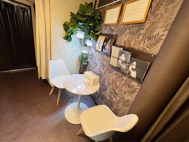 【HOTオイル&ストレッチ専門店】Mens Sanaの内観・外観2