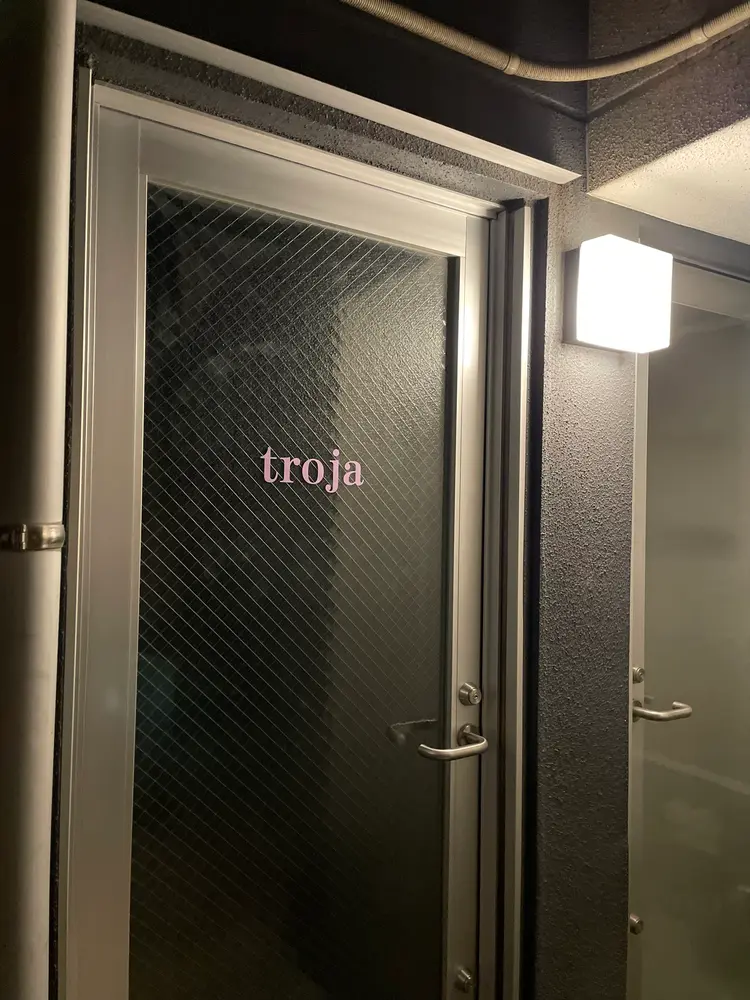 trojaの内観・外観2