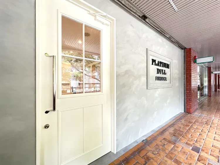 PLATINUM DOLL福岡大名店の内観・外観1