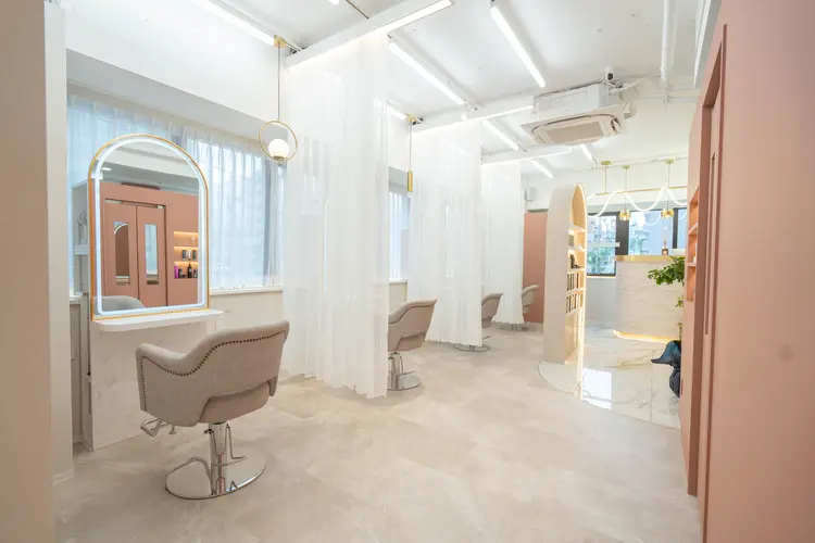 髪質改善サロン ｅａｕ〈オー〉の内観・外観2