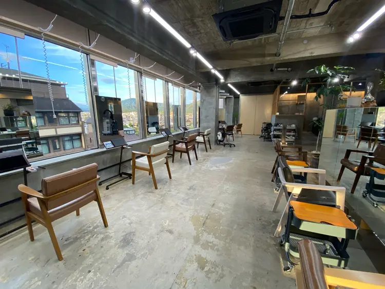 freera  京都河原町三条店の内観・外観1