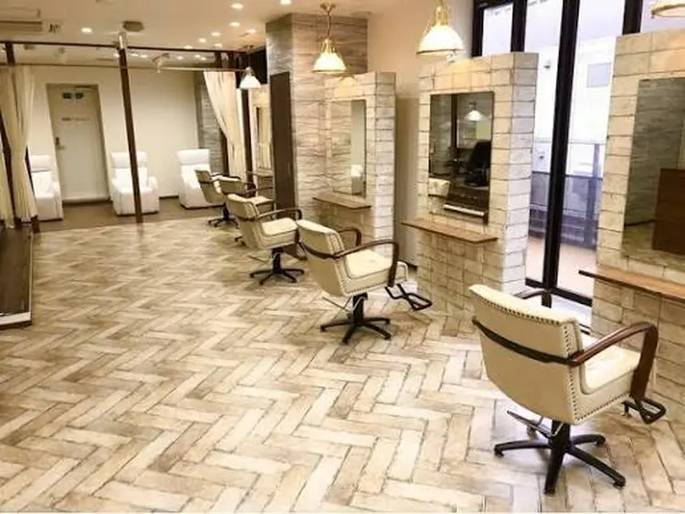 hair&make&eyelash GRAN Lucia 梅田茶屋町店の内観・外観2