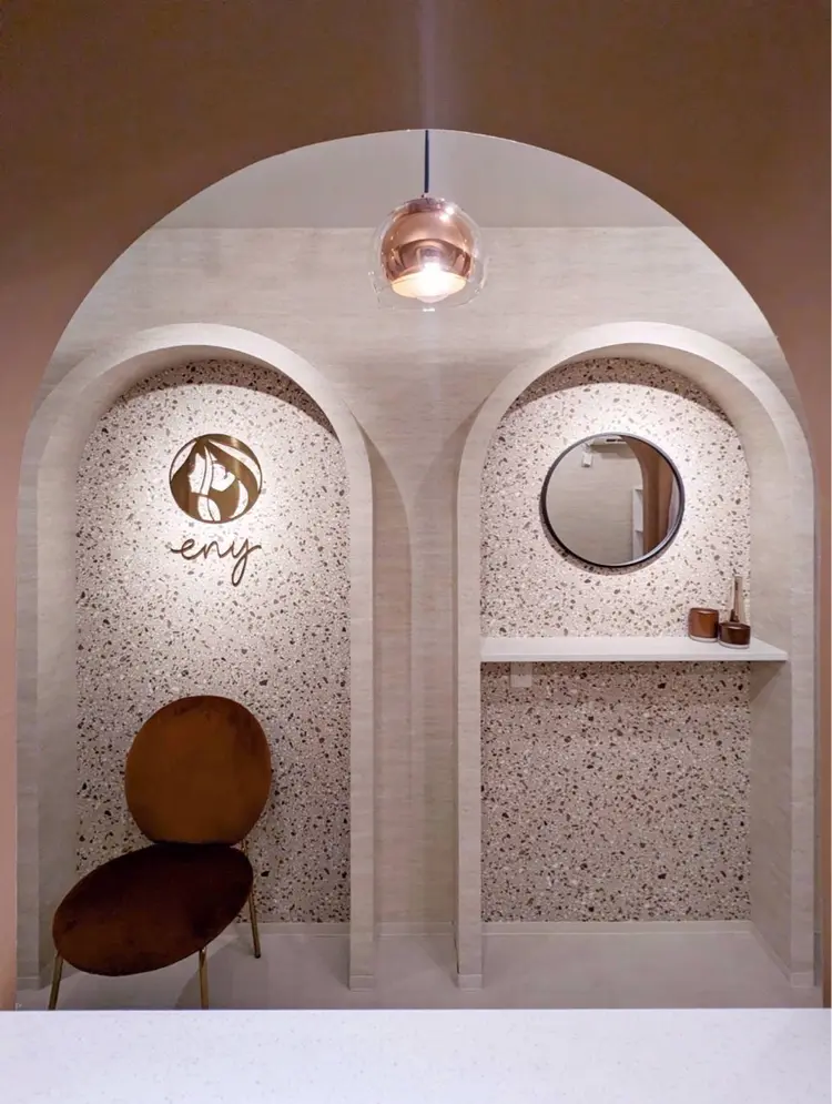 まつ毛と眉毛専門店eny本八幡の内観・外観1