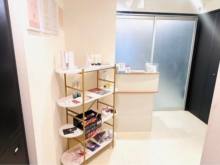 Glowup Beauty丸の内店の内観・外観2