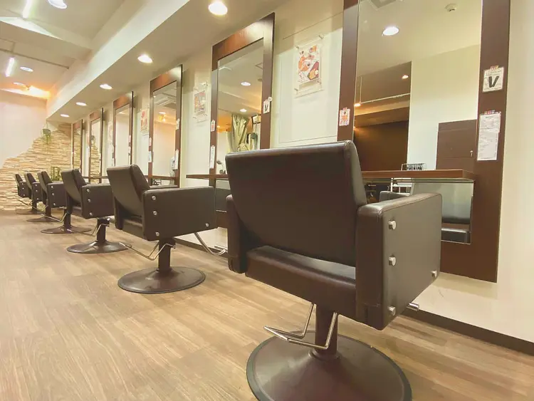 HAIR&MAKE POSHの内観・外観1