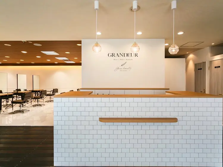 グランデュール藤枝店の内観・外観2