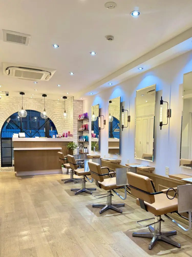 Hair and Make TRUTH 上野店の内観・外観1
