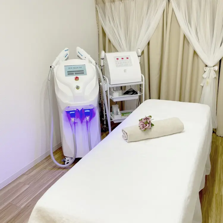 Total Beauty Salon ADEL WEISSの内観・外観1