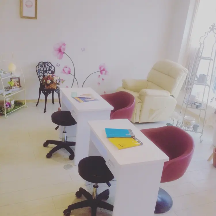 ネイルティアラの内観・外観1