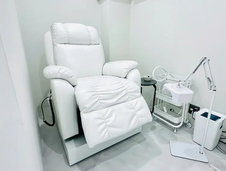 NAILS 168 新大久保店の内観・外観2