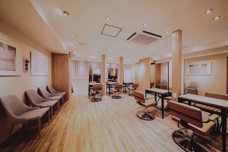 AROMA hair room 横浜店の内観・外観2