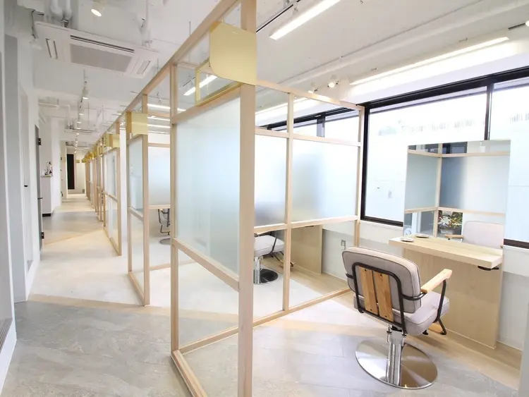 tocca hair&treatment 大宮店の内観・外観1