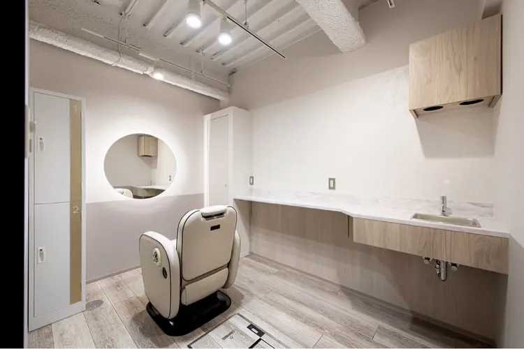 Eleanor新宿西口店の内観・外観2