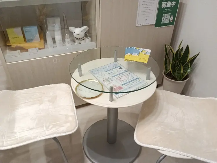 ゼロスサロンの内観・外観2