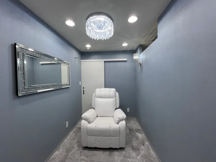 アイ&ネイルサロン リスブラン 銀座新富町店の内観・外観2