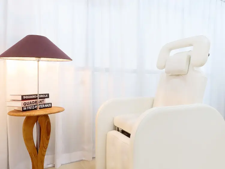 BLUE EYES TOKYO【アイブロウ/眉毛/まつげパーマ/マツエク専門店】の内観・外観2