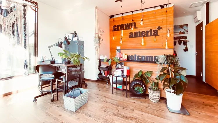 crownの内観・外観1