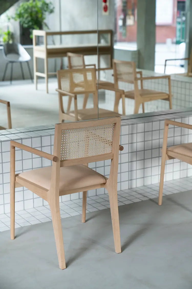 211の内観・外観2