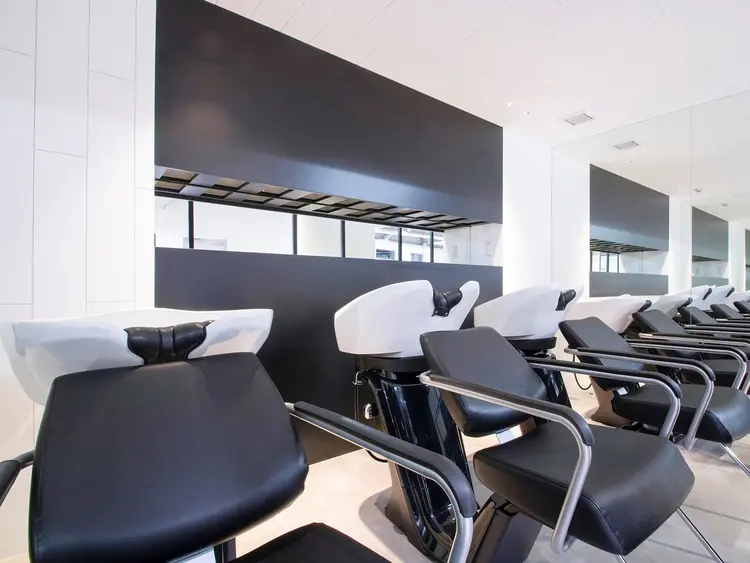 ITbyALBUM藤沢店の内観・外観1