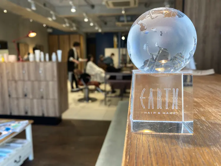 HAIR&MAKE EARTH大和店の内観・外観2