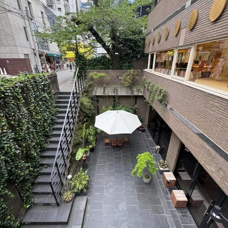 Ort omotesandoの内観・外観2