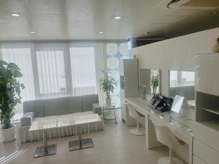 POLA伊成の内観・外観1