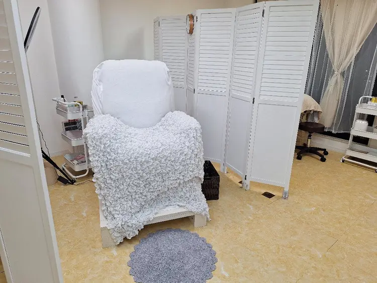 LIKO~eyelash&eyebrowの内観・外観1