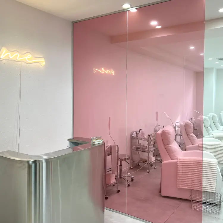 eyelashsalon me. 大宮一の宮通り店の内観・外観2