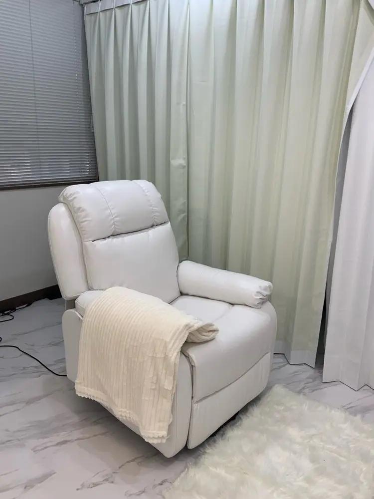 most eyes 京橋店の内観・外観1