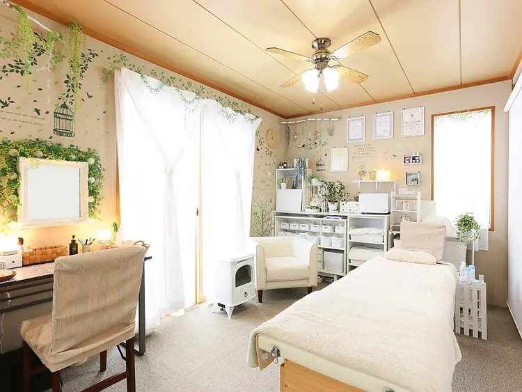 小顔矯正サロン　プリュムレーヴの内観・外観1