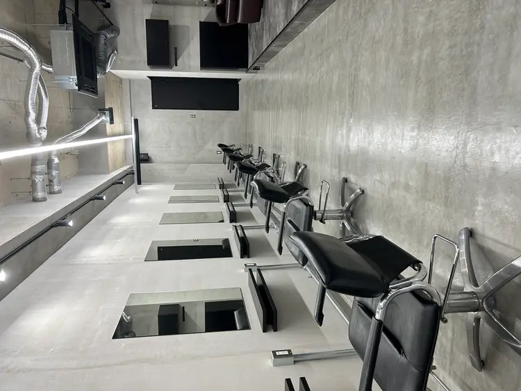 ALiの内観・外観1