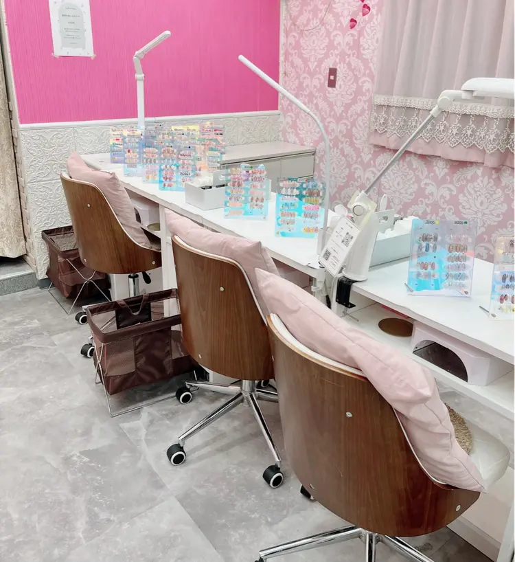 ネイルサロンキューティプティ新宿店の内観・外観2